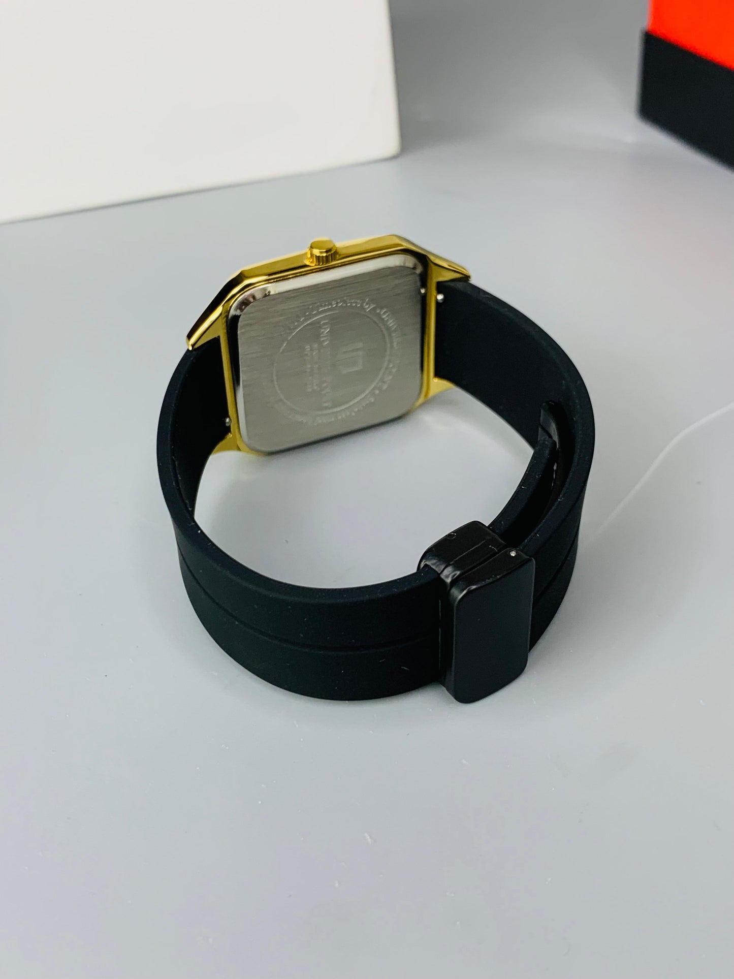 Universe Point Magnetic Lock Watch