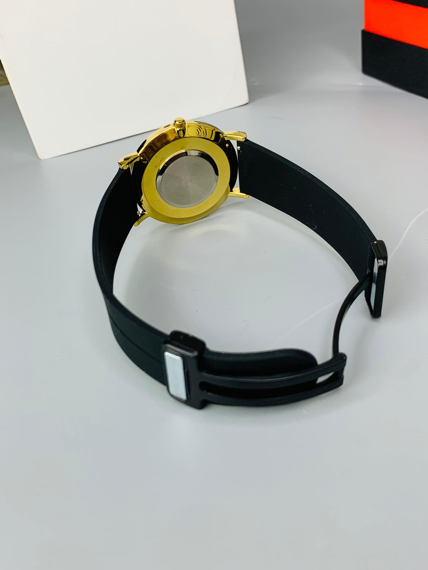Universe point Magnetic Lock Watch